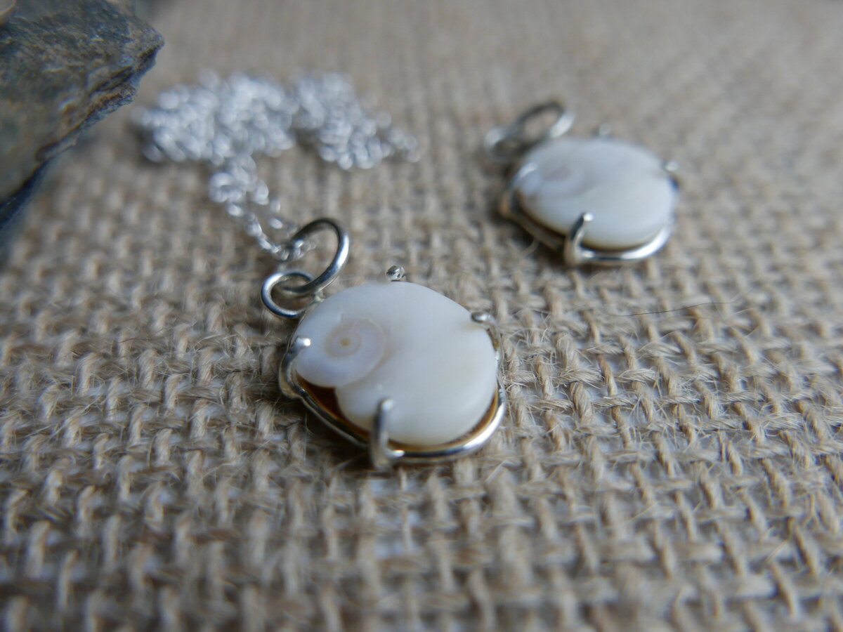 Col&middot;lecci&oacute; Ulls de Santa Ll&uacute;cia - Joies i complements