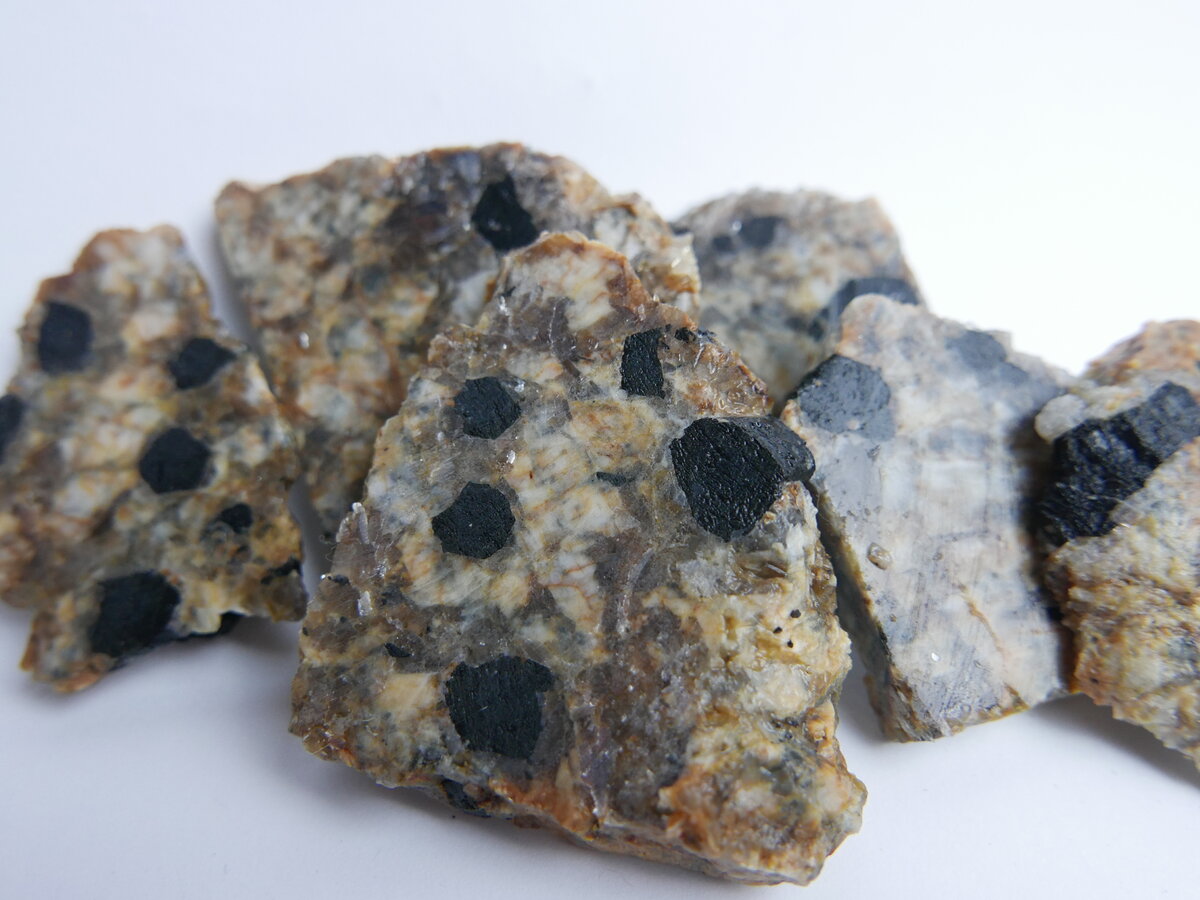 Imatge de mineral Turmalina de l'Empord&agrave;