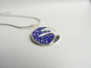 Imatge petita de Penjoll lapislàtzuli Blanes Trencadís amb cadena de serp