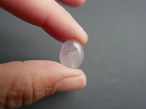 Imatge gran de Caboixó calcedònia lila 00679