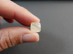 Imatge de mineral Caboixó calcita niquelífera 01366